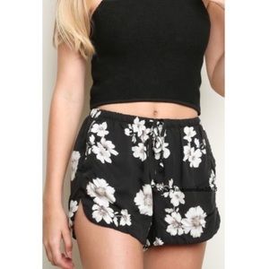 Brandy Melville || Black Floral Eve Shorts